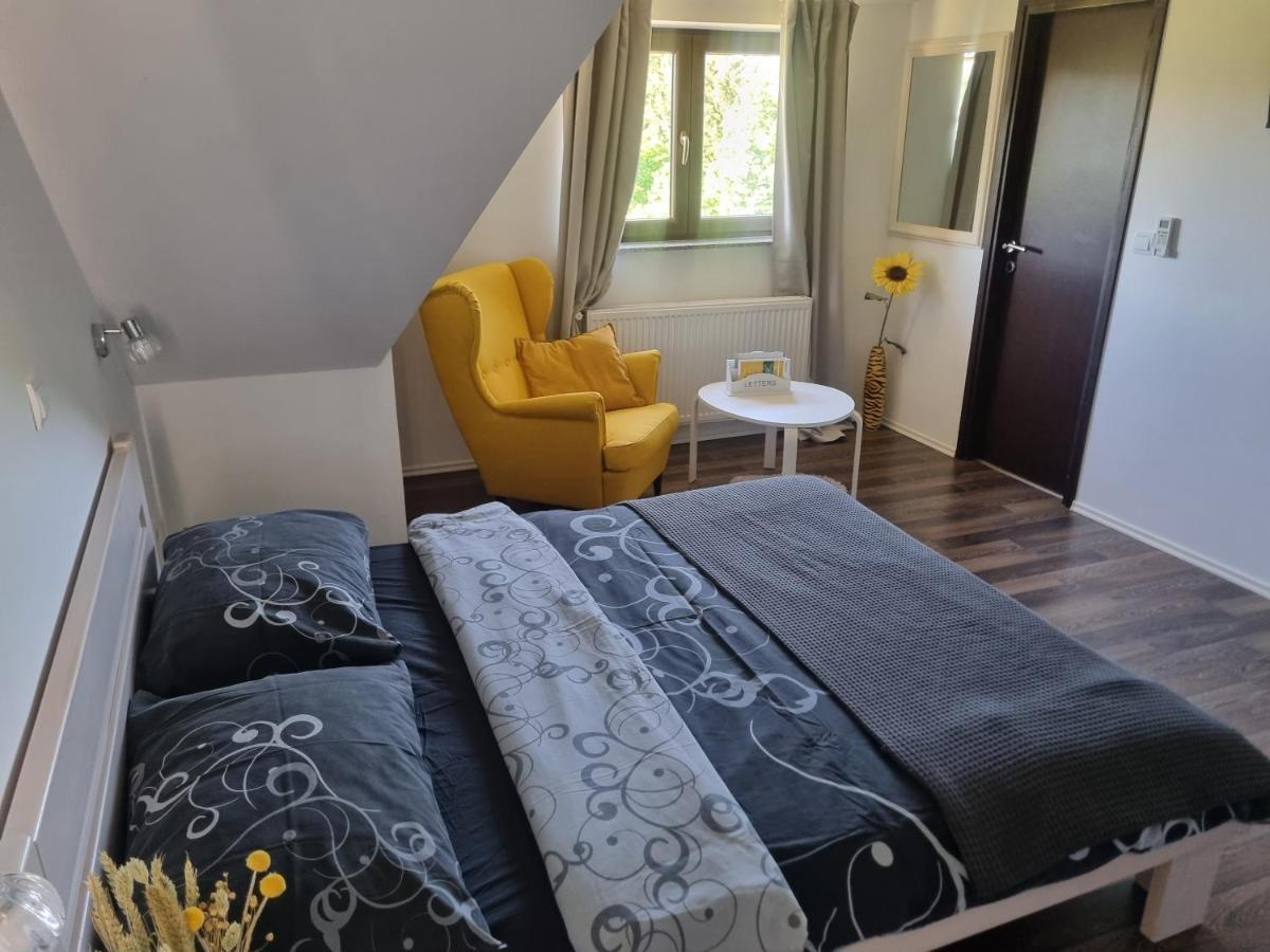 4 Seasons Guest House Раковица Екстер'єр фото