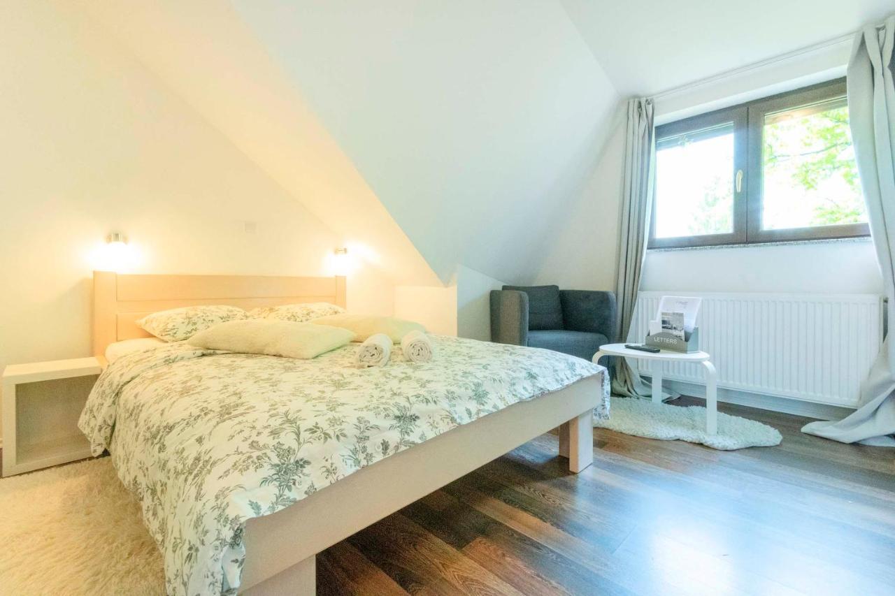 4 Seasons Guest House Раковица Екстер'єр фото