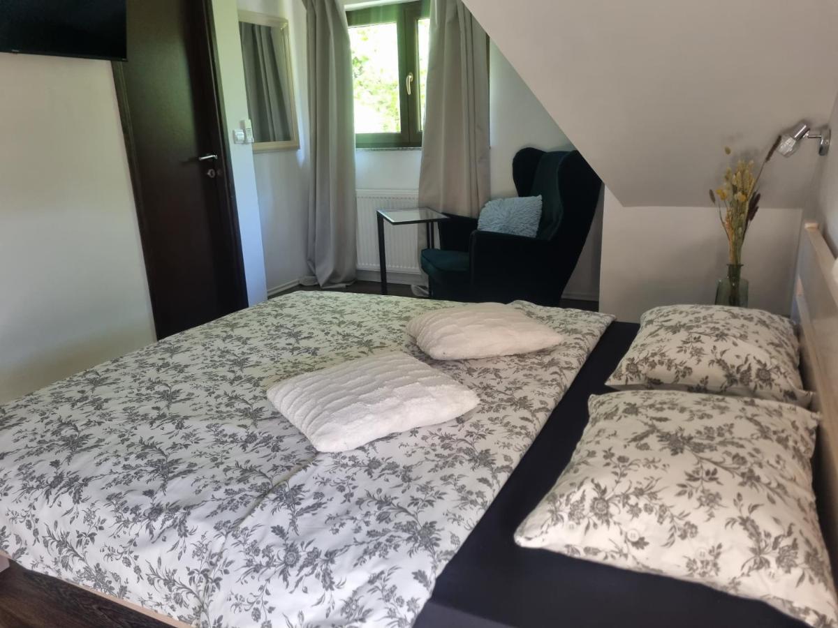 4 Seasons Guest House Раковица Екстер'єр фото