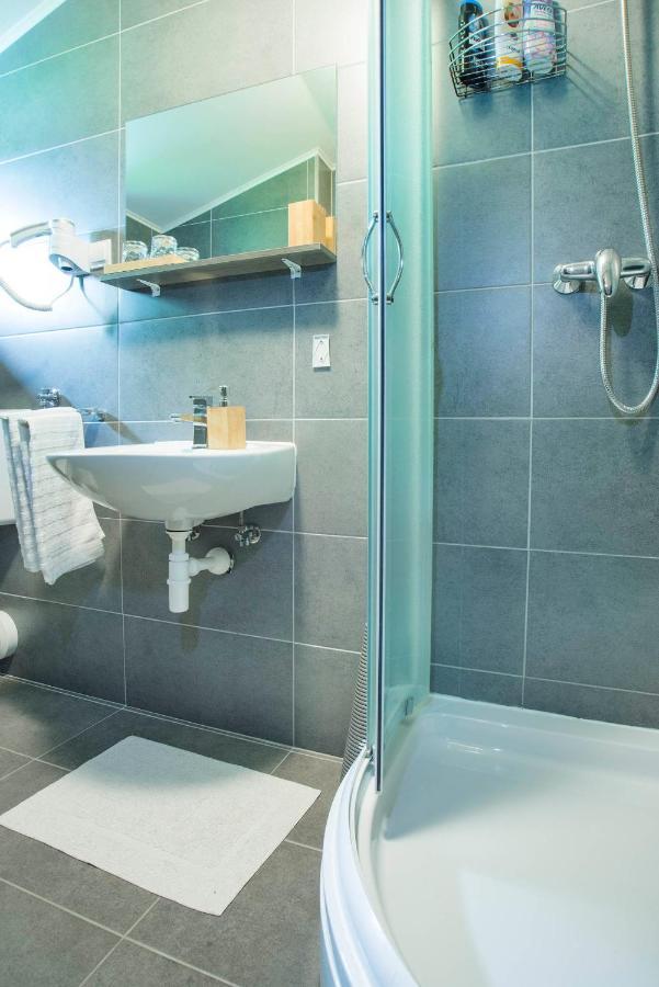 4 Seasons Guest House Раковица Екстер'єр фото