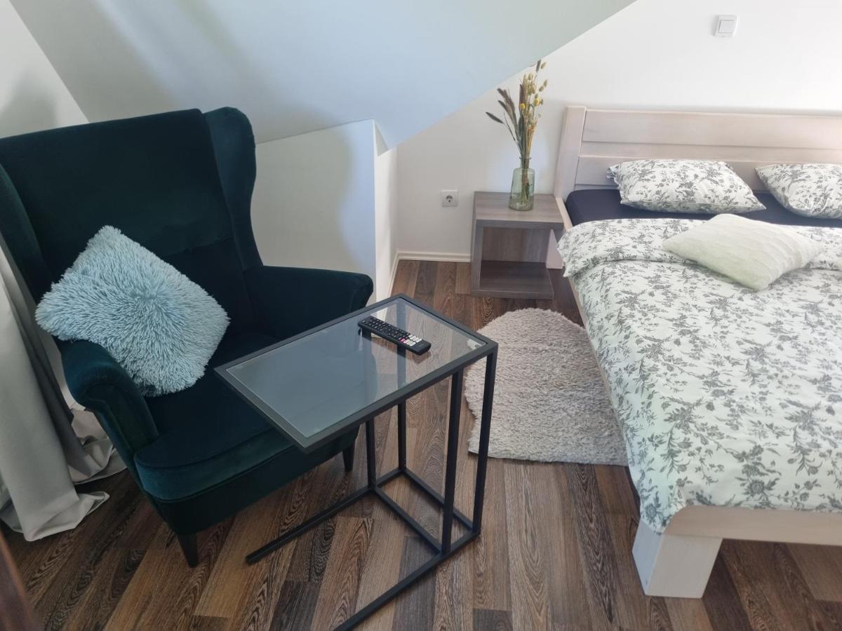 4 Seasons Guest House Раковица Екстер'єр фото