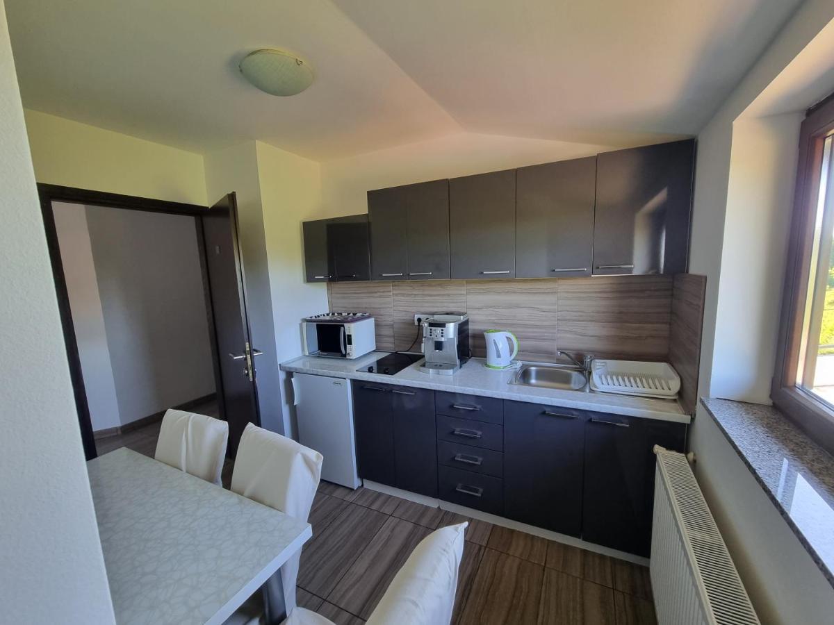 4 Seasons Guest House Раковица Екстер'єр фото