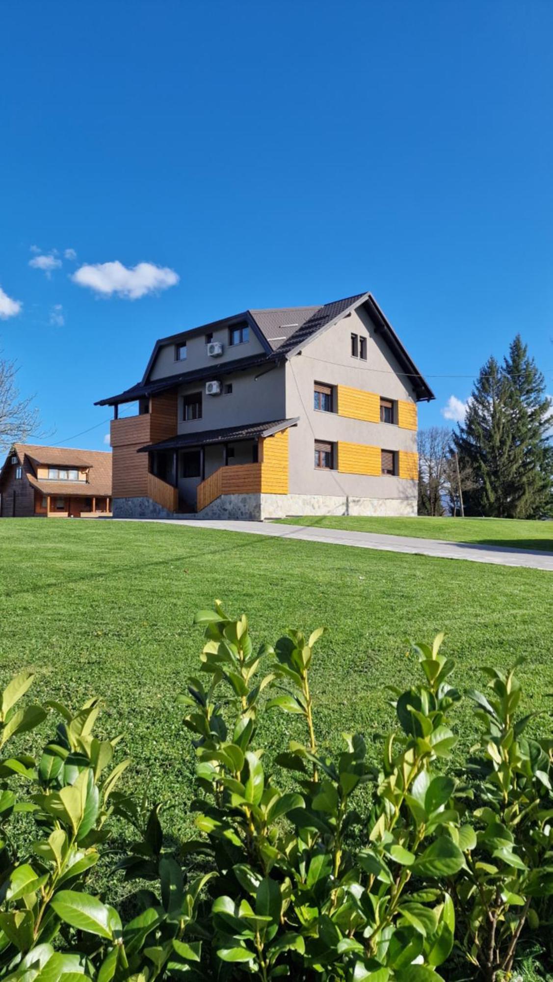 4 Seasons Guest House Раковица Екстер'єр фото